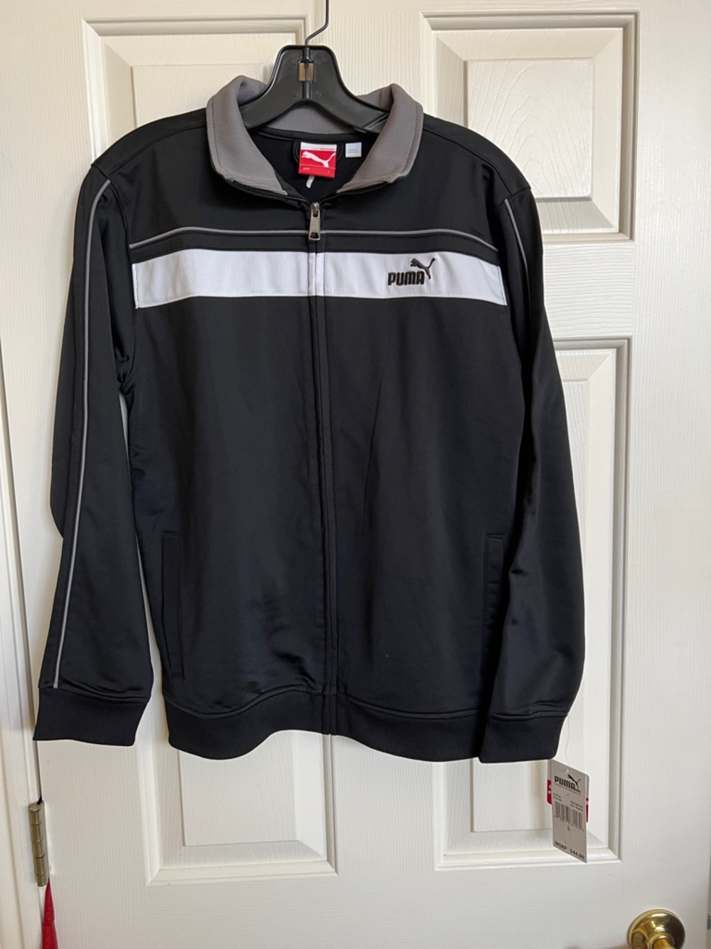 Puma zip up boys jacket ( NWT)